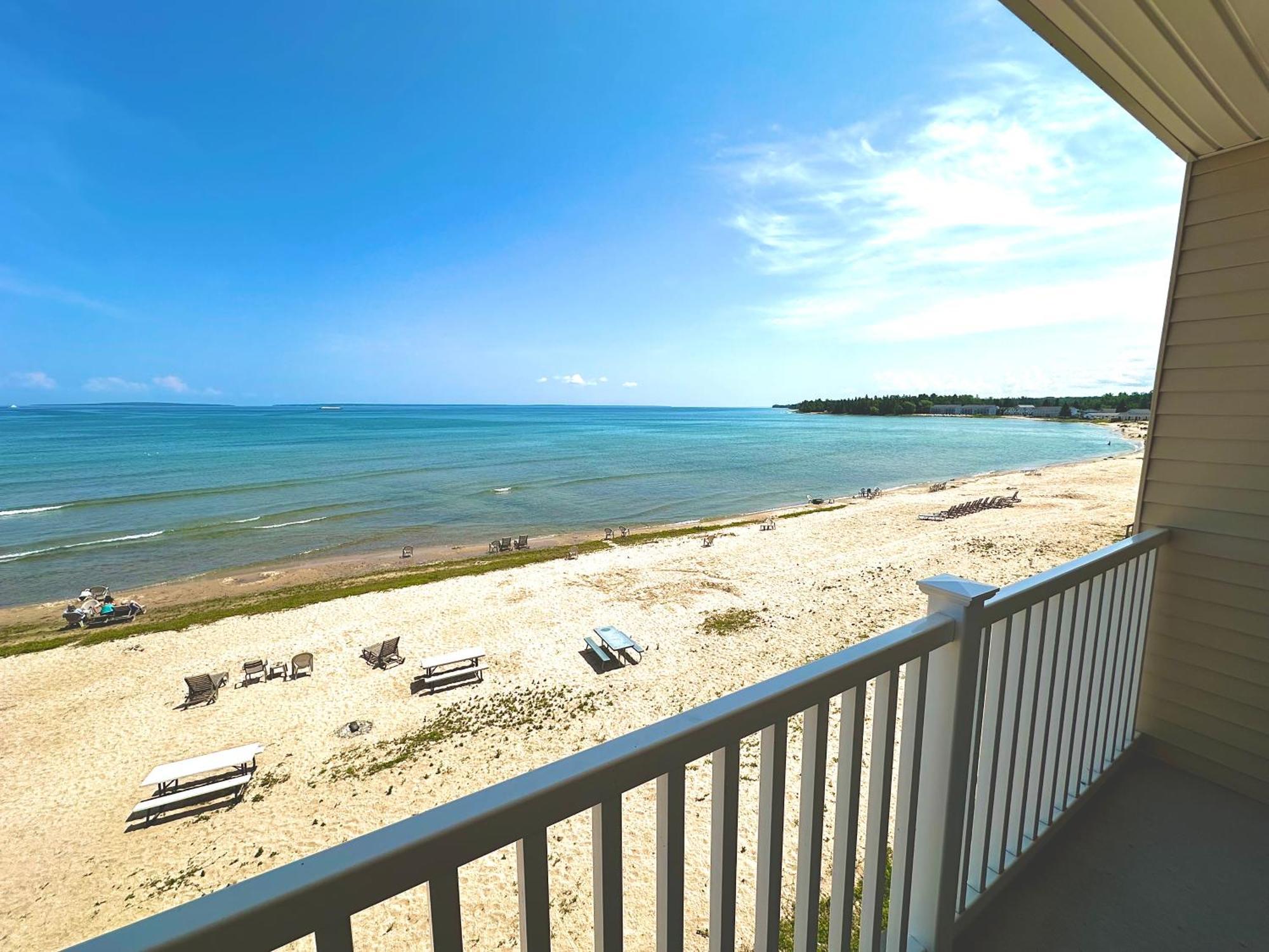 Mackinaw Beach And Bay Inn & Suites Mackinaw City Exteriér fotografie