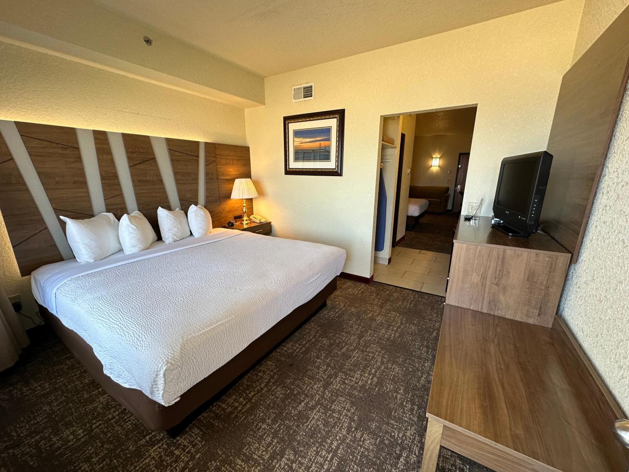 Mackinaw Beach And Bay Inn & Suites Mackinaw City Exteriér fotografie
