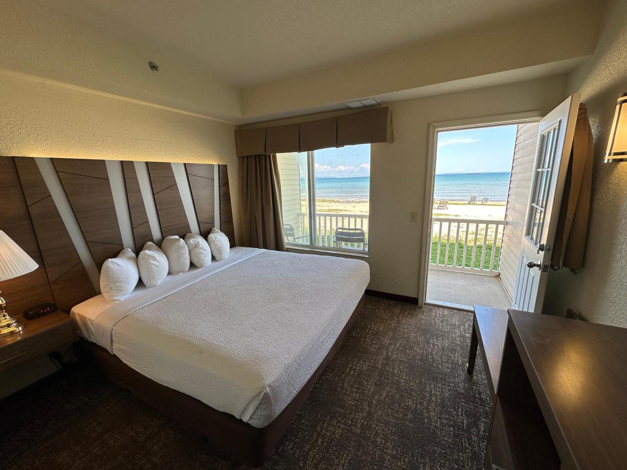 Mackinaw Beach And Bay Inn & Suites Mackinaw City Exteriér fotografie