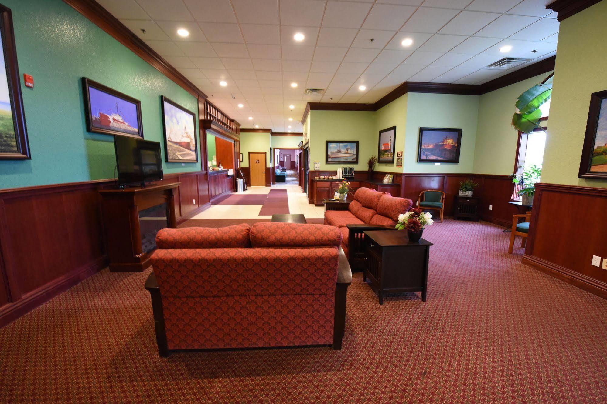 Mackinaw Beach And Bay Inn & Suites Mackinaw City Exteriér fotografie
