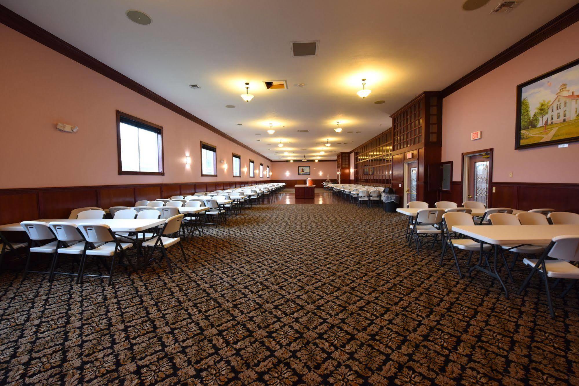 Mackinaw Beach And Bay Inn & Suites Mackinaw City Exteriér fotografie